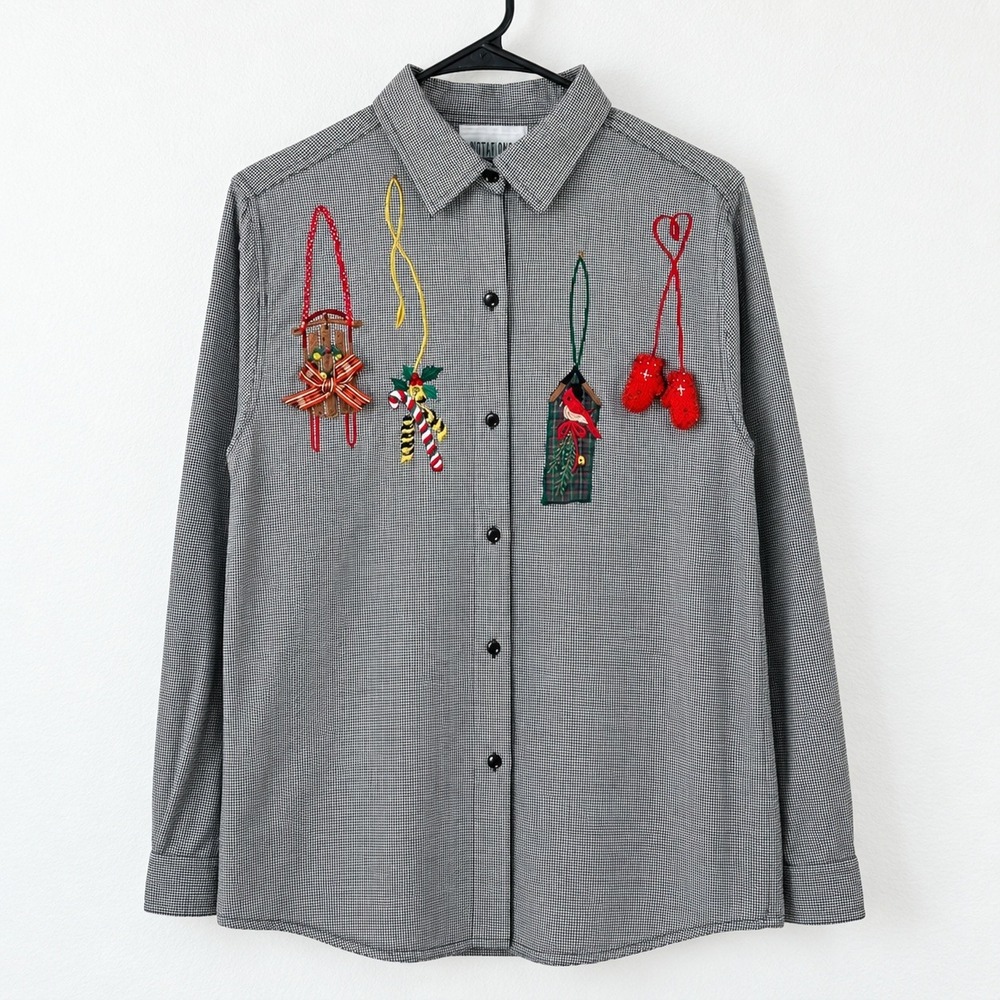 Casey & Max Women's Vintage 90s Christmas Houndstooth Embroidered Novelty Shirt